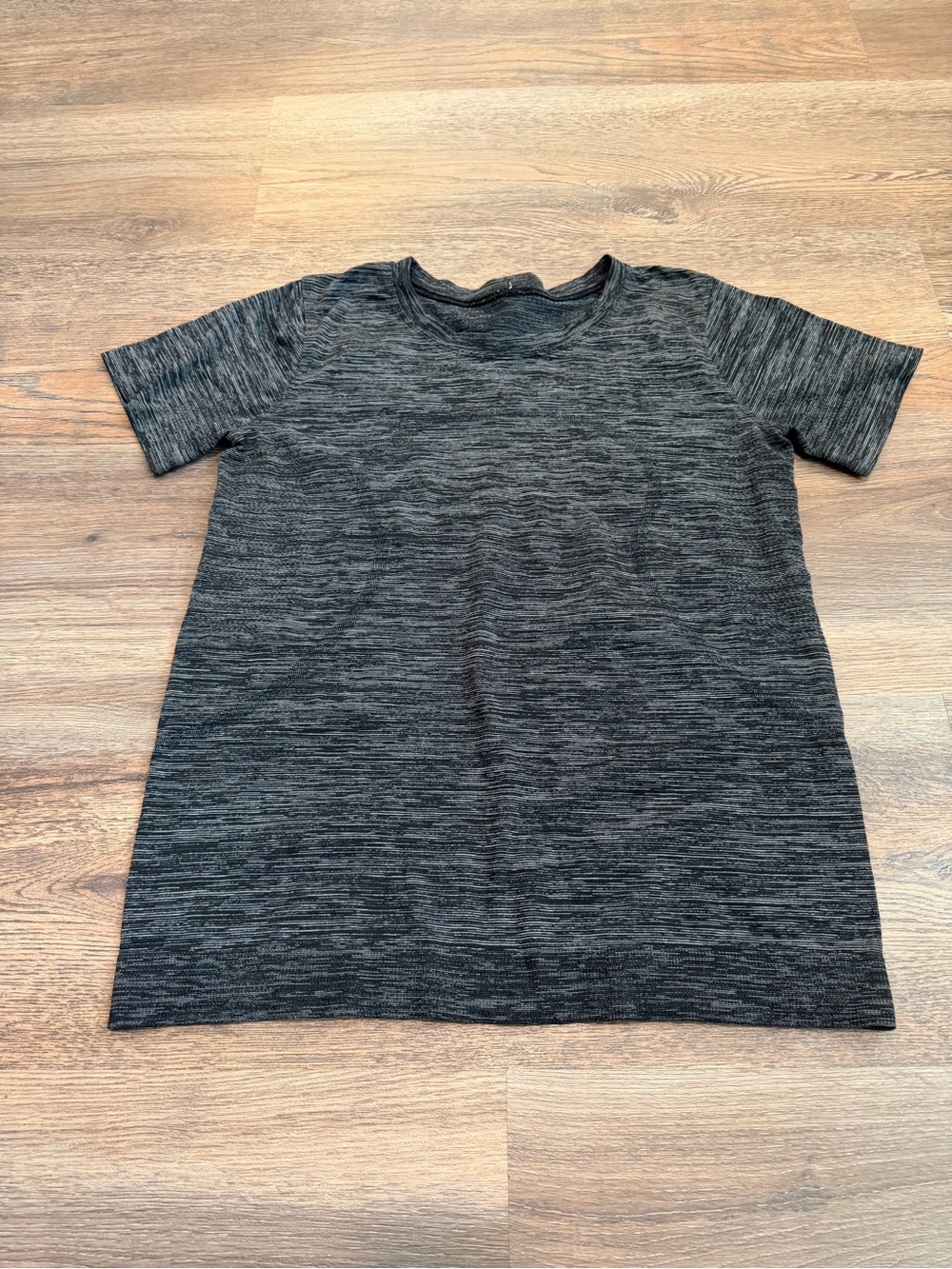Lululemon Swiftly Tech Short Sleeve Tee Dark Grey Space Dye Size 6